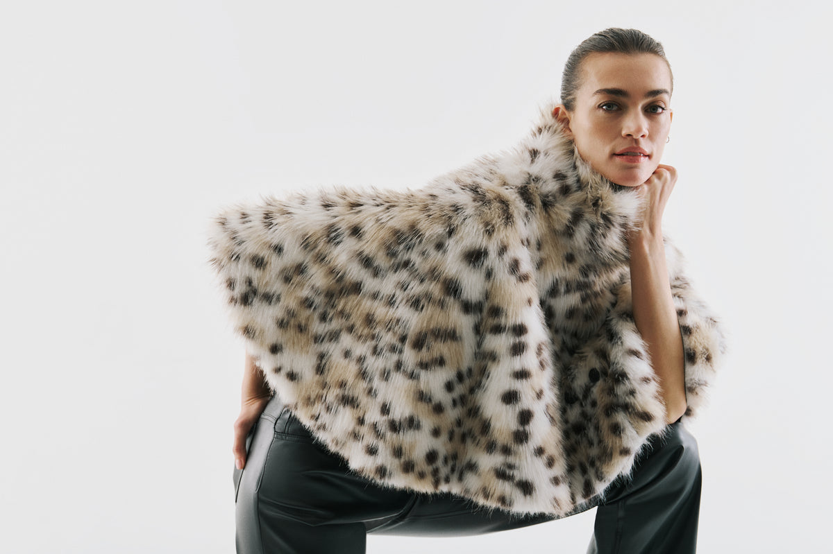 Ivana Reversable Cape, EN-SELMACILEK