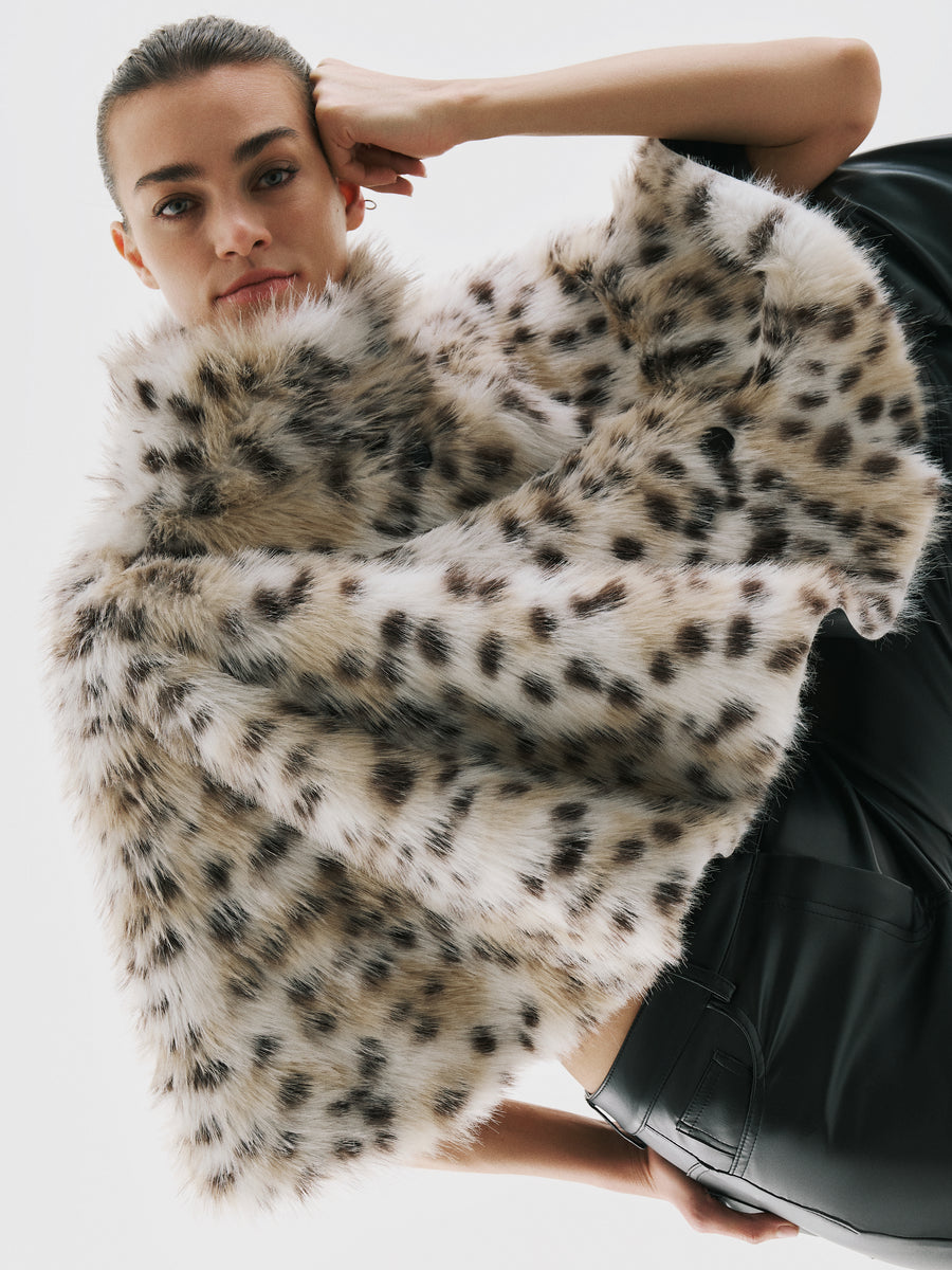 Look 07, Ivana Reversable Cape, Fall / Winter 26–27